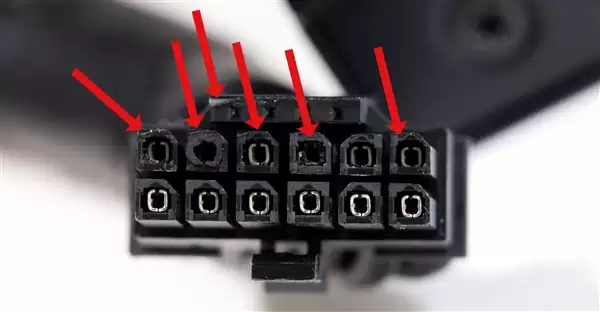 RTX 5090���սӿ��ˣ�����ý��������У������ð�̡�����ճ���Կ���