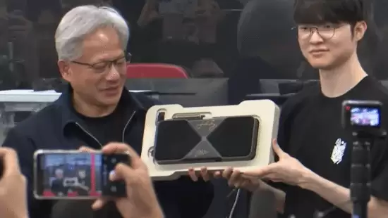 ����ѫ�յ������ͼ�Faker���ͳ�ȫ��Ψһ5090�Կ�