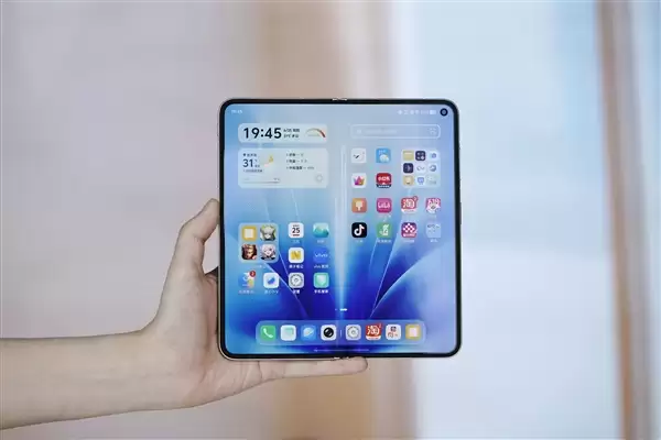������ǿ�۵�����vivo X Fold 6ͼ��