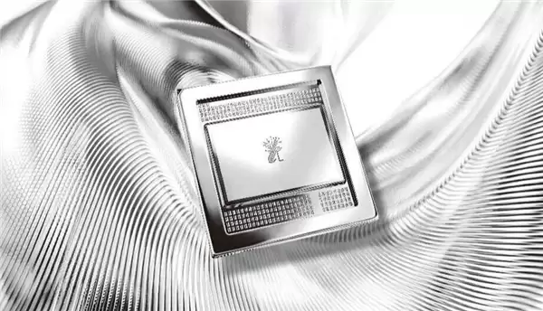 ���оӢ������һ��TPUоƬ������������оƬ������896TFLOPS