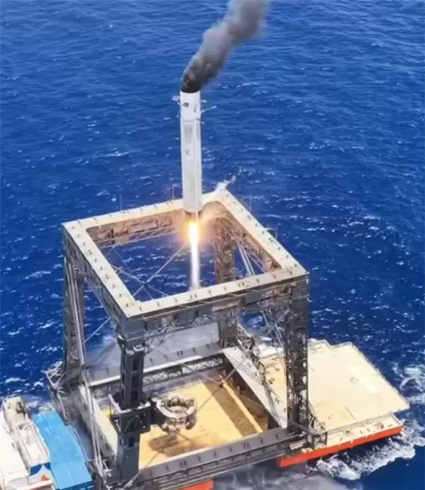 ȫ���״������ϵ���գ������ҹ�һ�������¶����ش�ͻ��
