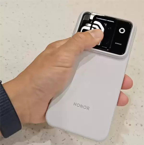 ��������ɹ��ҫRobot Phone�����4D��̨����һ��������֧��360°׷��