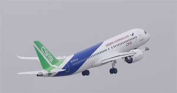 �����������͵�����ά�ޣ�������ɻ�C919�ۼƽ���41�ܣ���ȫ����ʱ��ͻ��13��Сʱ