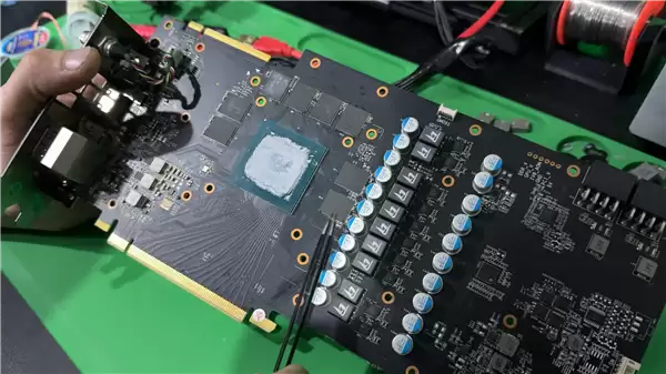 �Ͽ����� RTX 2080 Super�Դ淭����16GB��֡�ʱ���28%��